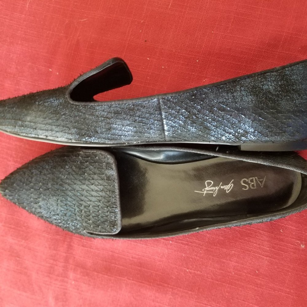 Shoes - Picture 2 of 2